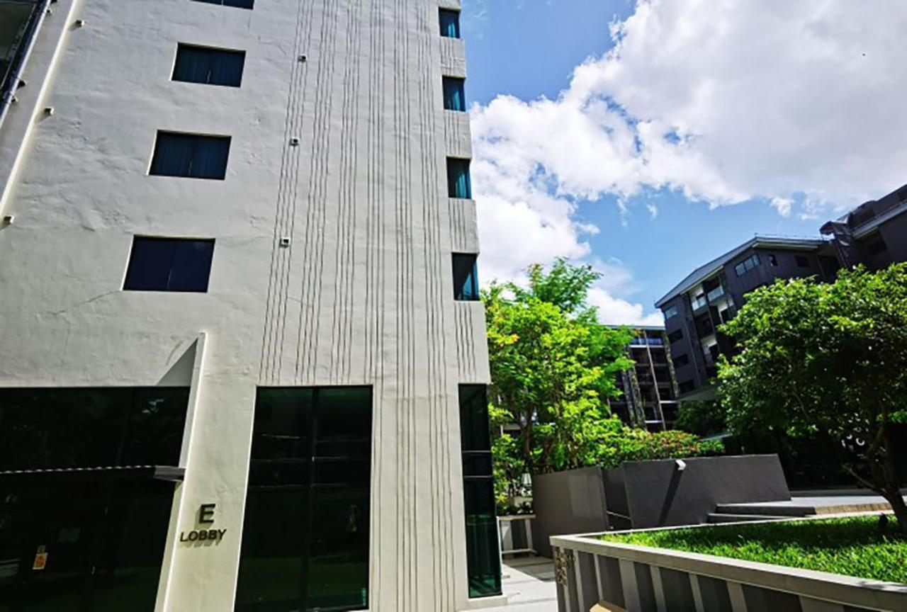 Blossom Sathorn Hospitality （曼谷高端酒店公寓） Exterior photo